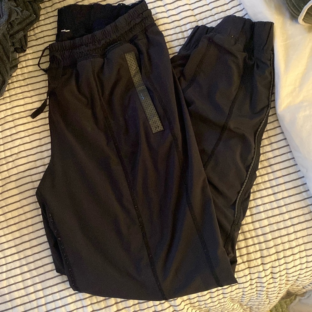 Lululemon joggers size 8